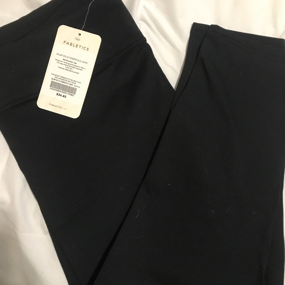 Black Capri powerhold fabletics leggings